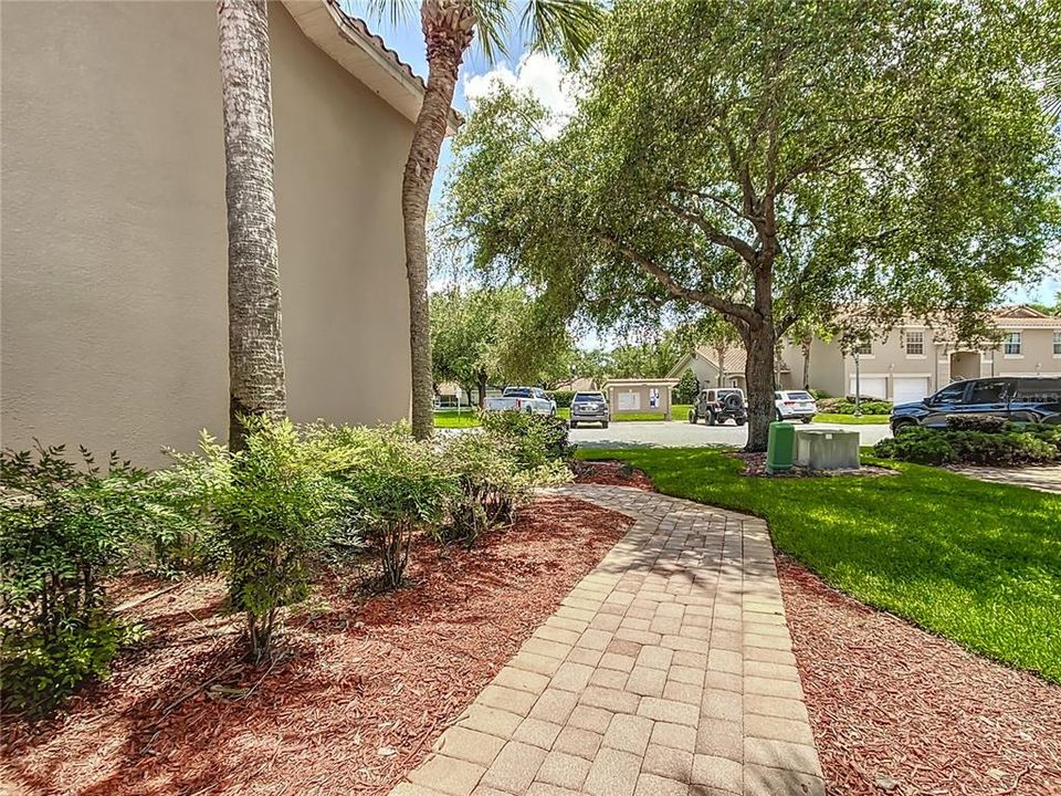 Recently Sold: $200,000 (2 beds, 2 baths, 1281 Square Feet)
