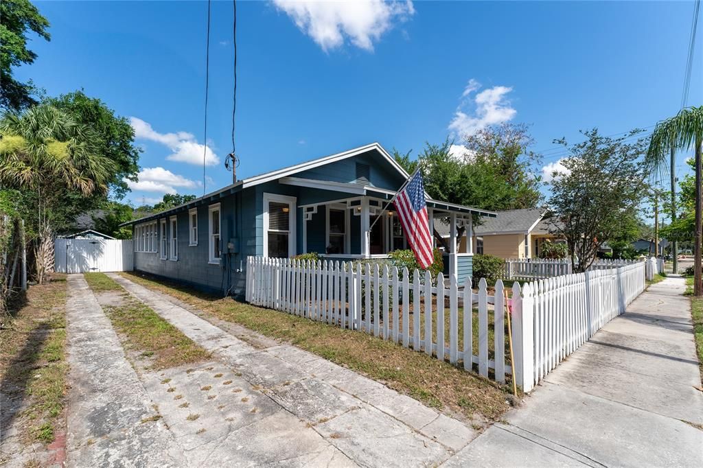 Recently Sold: $399,000 (3 beds, 2 baths, 1344 Square Feet)