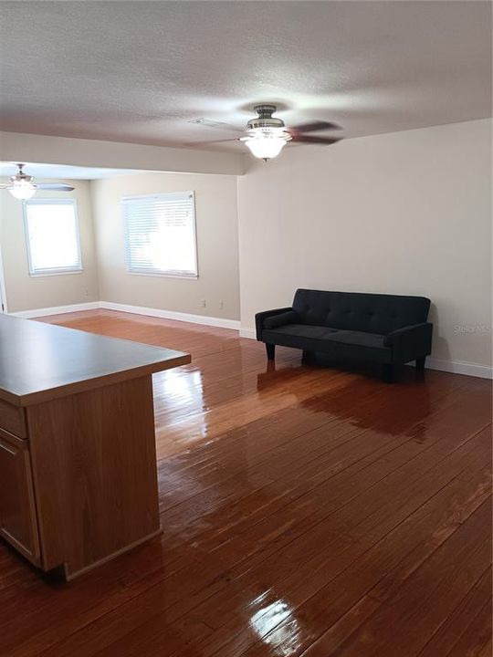 Recently Rented: $2,150 (3 beds, 2 baths, 2132 Square Feet)