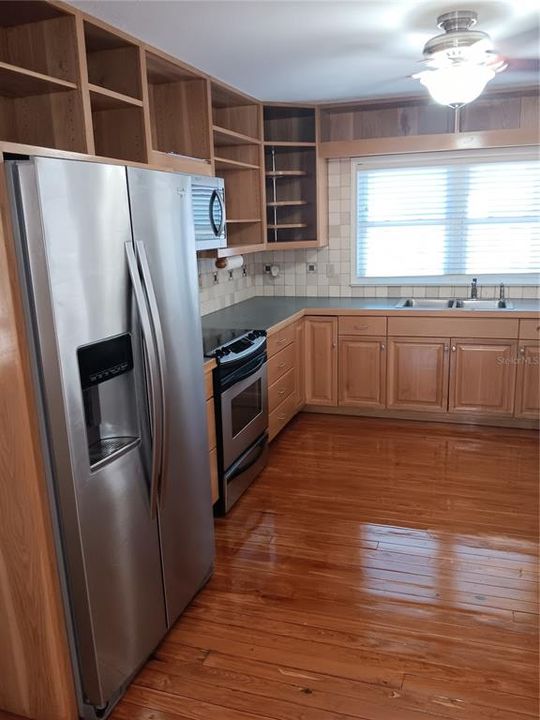 Recently Rented: $2,150 (3 beds, 2 baths, 2132 Square Feet)