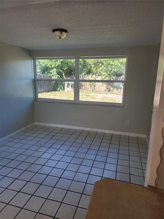 Active With Contract: $184,900 (2 beds, 2 baths, 1026 Square Feet)