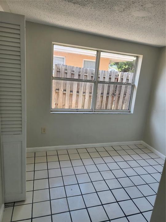 Active With Contract: $184,900 (2 beds, 2 baths, 1026 Square Feet)