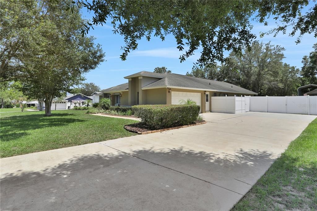 Recently Sold: $799,000 (5 beds, 3 baths, 3076 Square Feet)