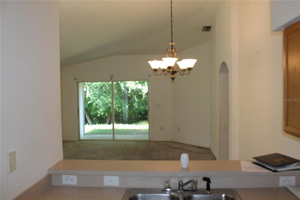 For Sale: $255,500 (3 beds, 2 baths, 1293 Square Feet)