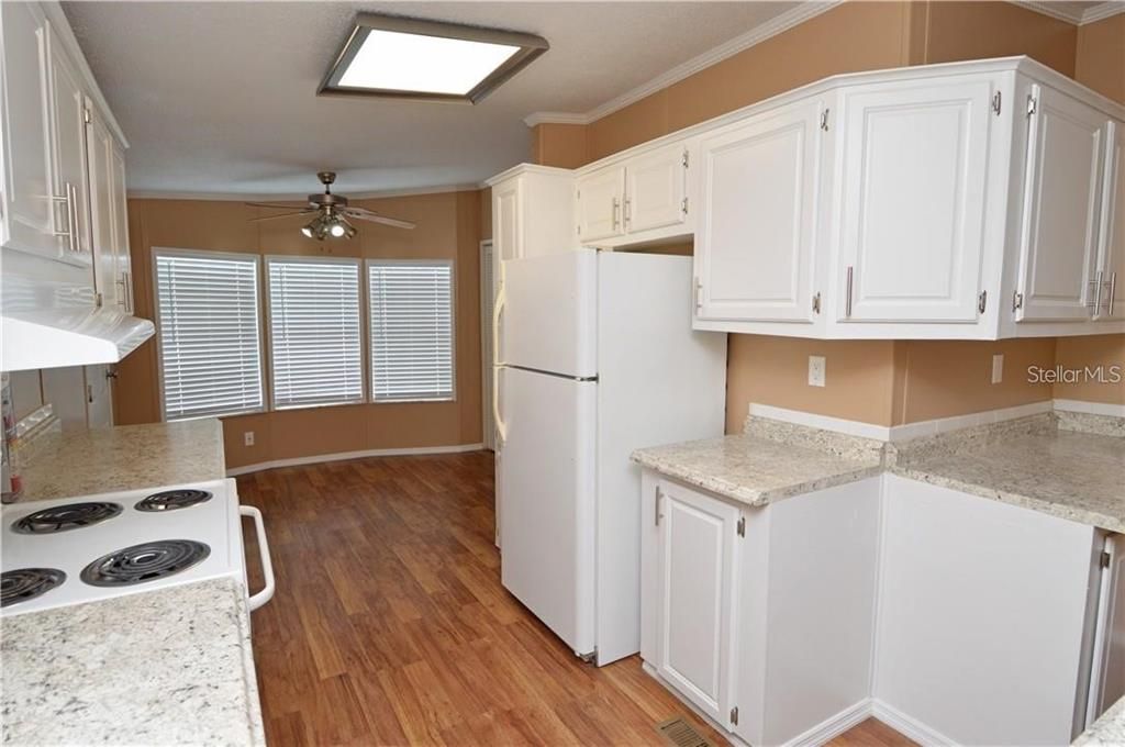 For Rent: $2,100 (3 beds, 2 baths, 1404 Square Feet)