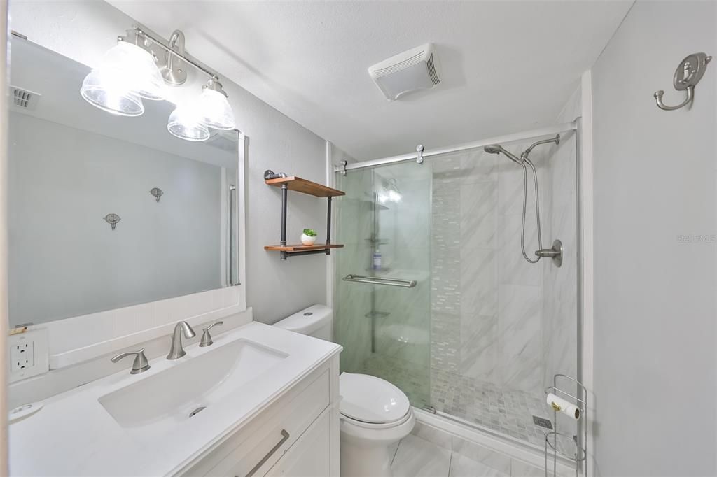 For Sale: $228,000 (2 beds, 2 baths, 1084 Square Feet)