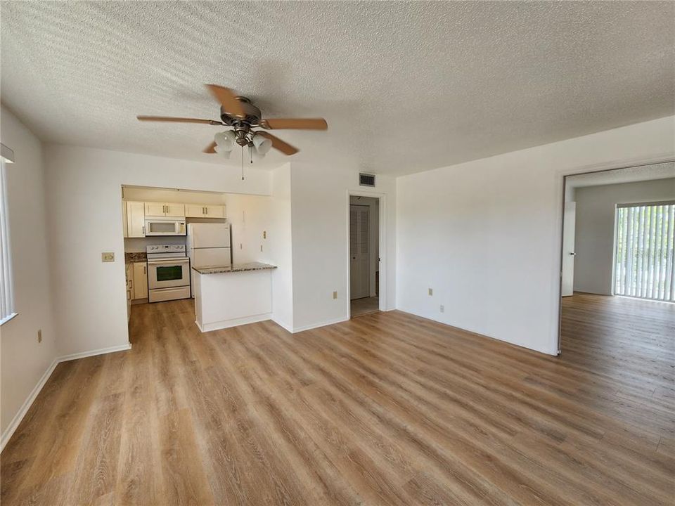 For Rent: $2,000 (2 beds, 2 baths, 840 Square Feet)