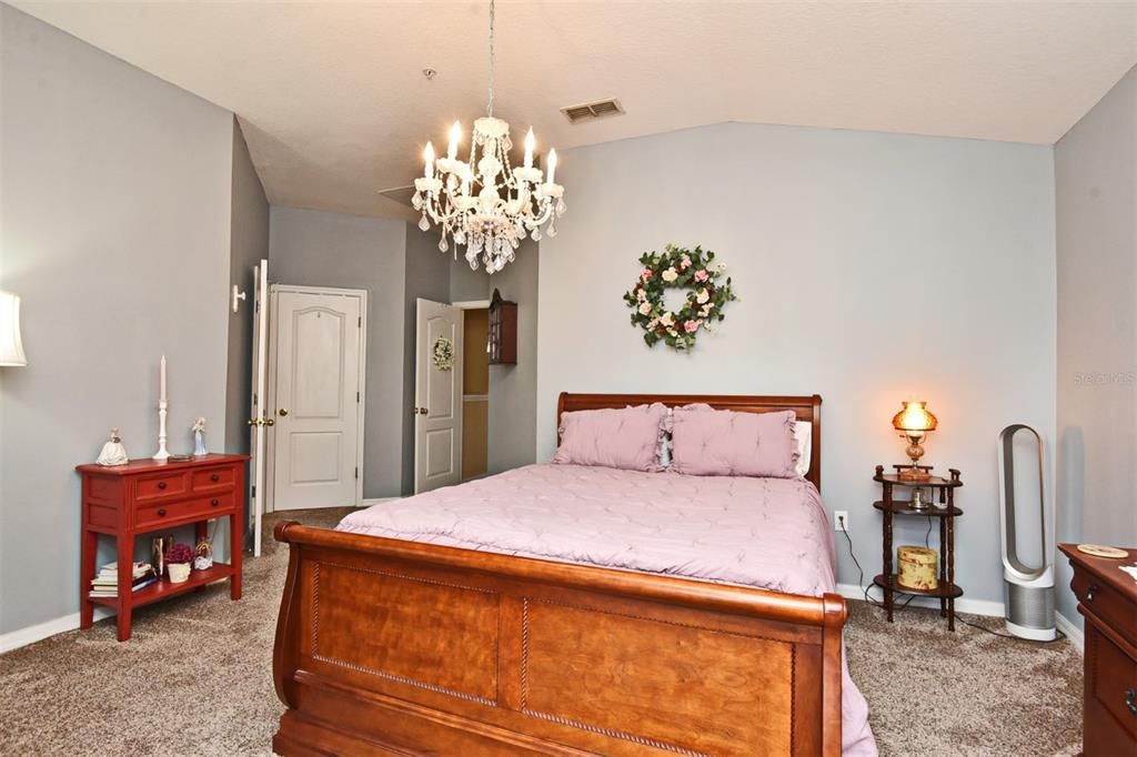 For Sale: $300,000 (3 beds, 2 baths, 1855 Square Feet)