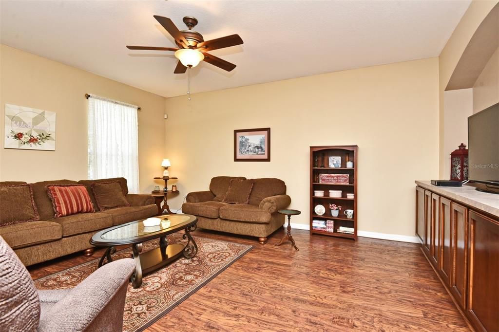 For Sale: $300,000 (3 beds, 2 baths, 1855 Square Feet)