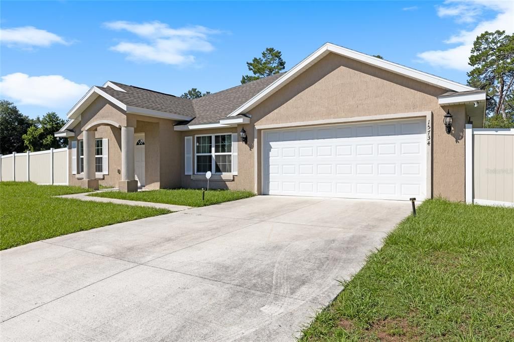 Active With Contract: $300,000 (3 beds, 2 baths, 1925 Square Feet)