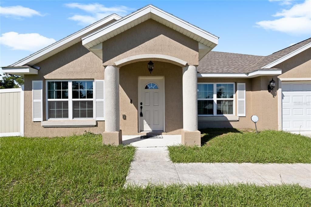 Active With Contract: $300,000 (3 beds, 2 baths, 1925 Square Feet)