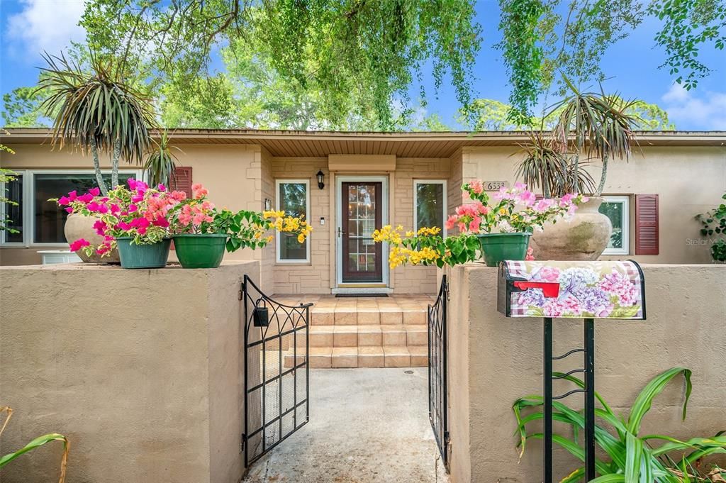 Active With Contract: $499,000 (3 beds, 3 baths, 1567 Square Feet)