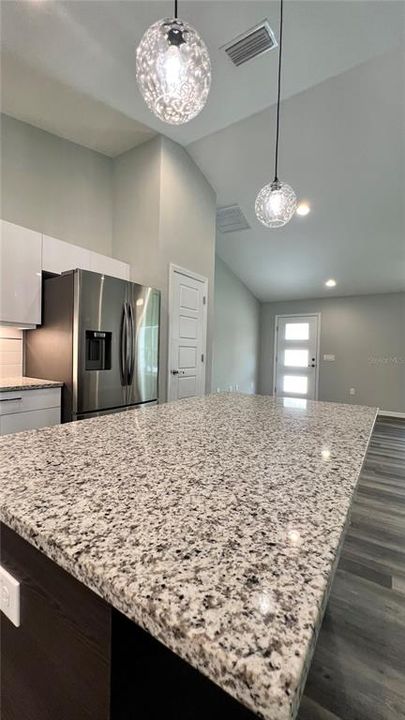 For Sale: $289,500 (3 beds, 2 baths, 1557 Square Feet)