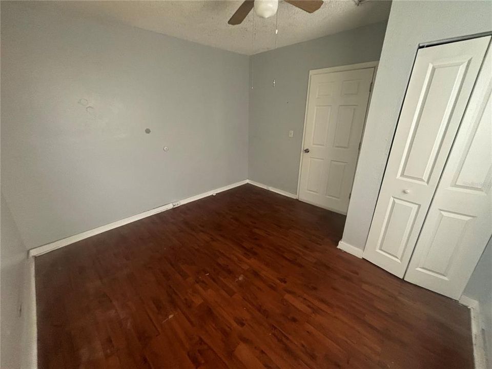 3 bed 1 bath unit room