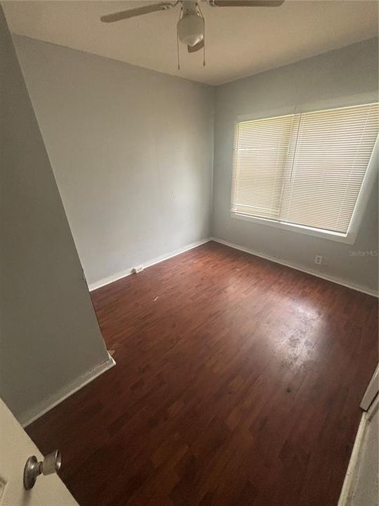 3 bed 1 bath unit room