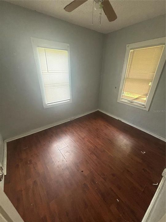 3 bed 1 bath unit room