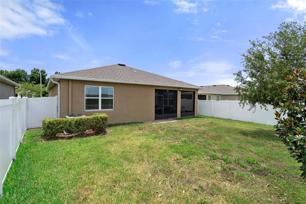 Active With Contract: $359,000 (3 beds, 2 baths, 1830 Square Feet)