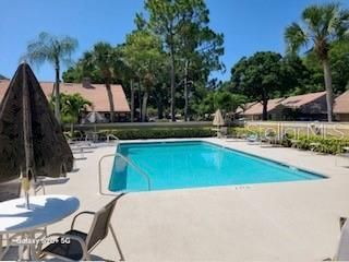 Active With Contract: $379,000 (2 beds, 2 baths, 1420 Square Feet)