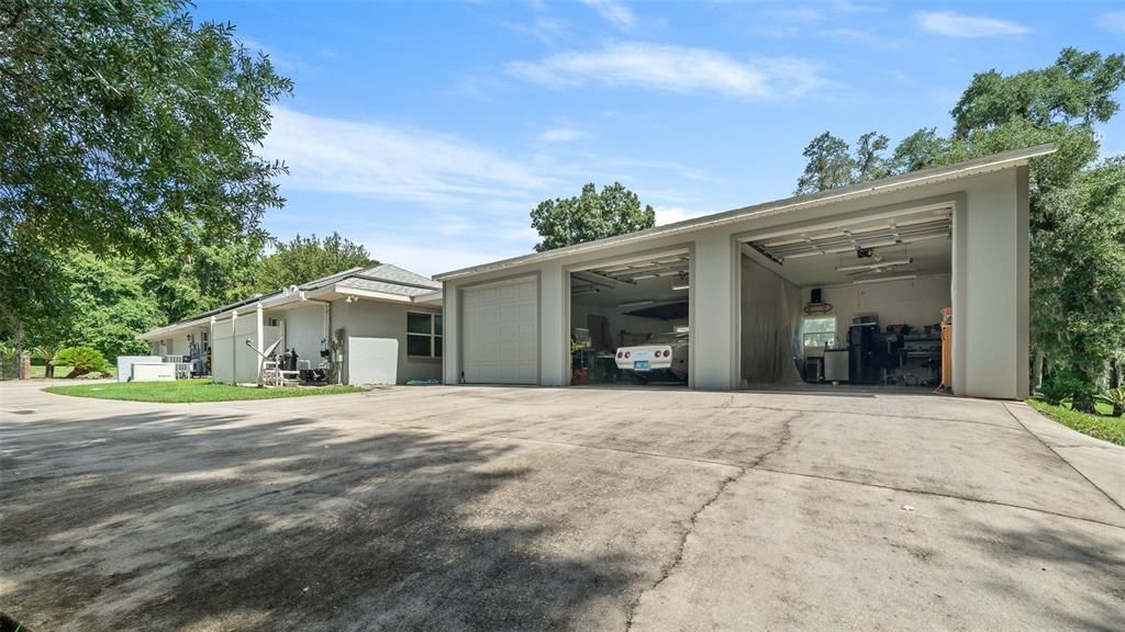 Active With Contract: $699,000 (3 beds, 2 baths, 2622 Square Feet)