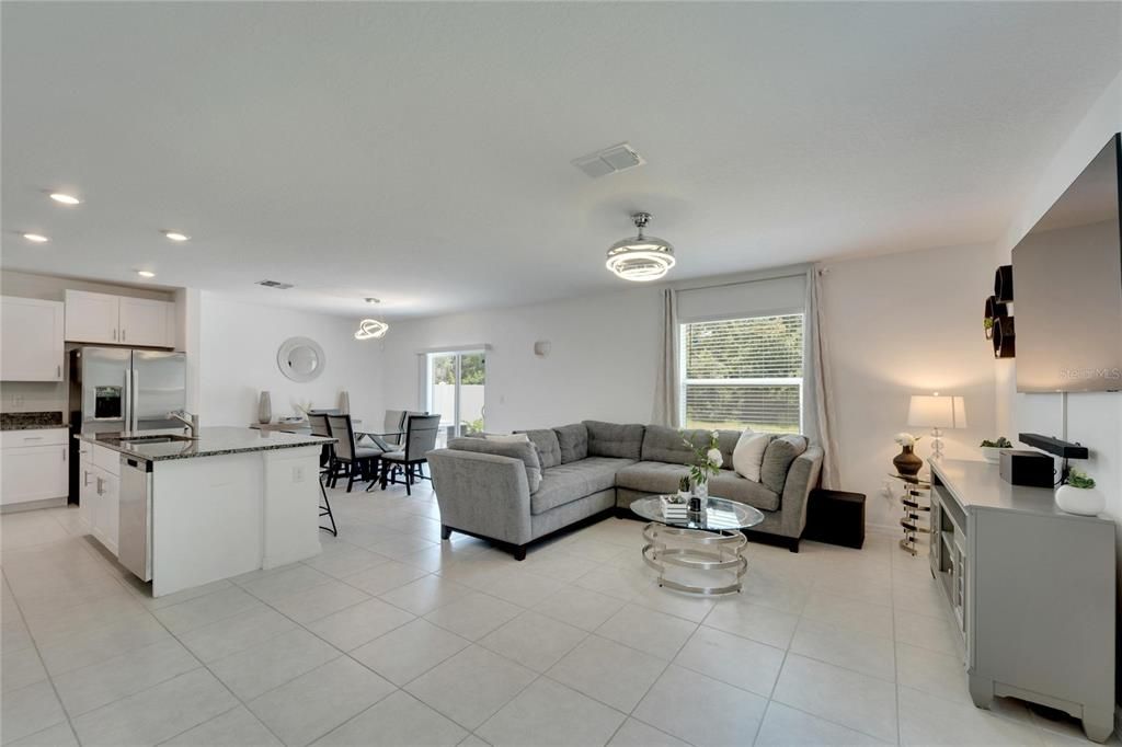 Active With Contract: $384,900 (4 beds, 2 baths, 1914 Square Feet)