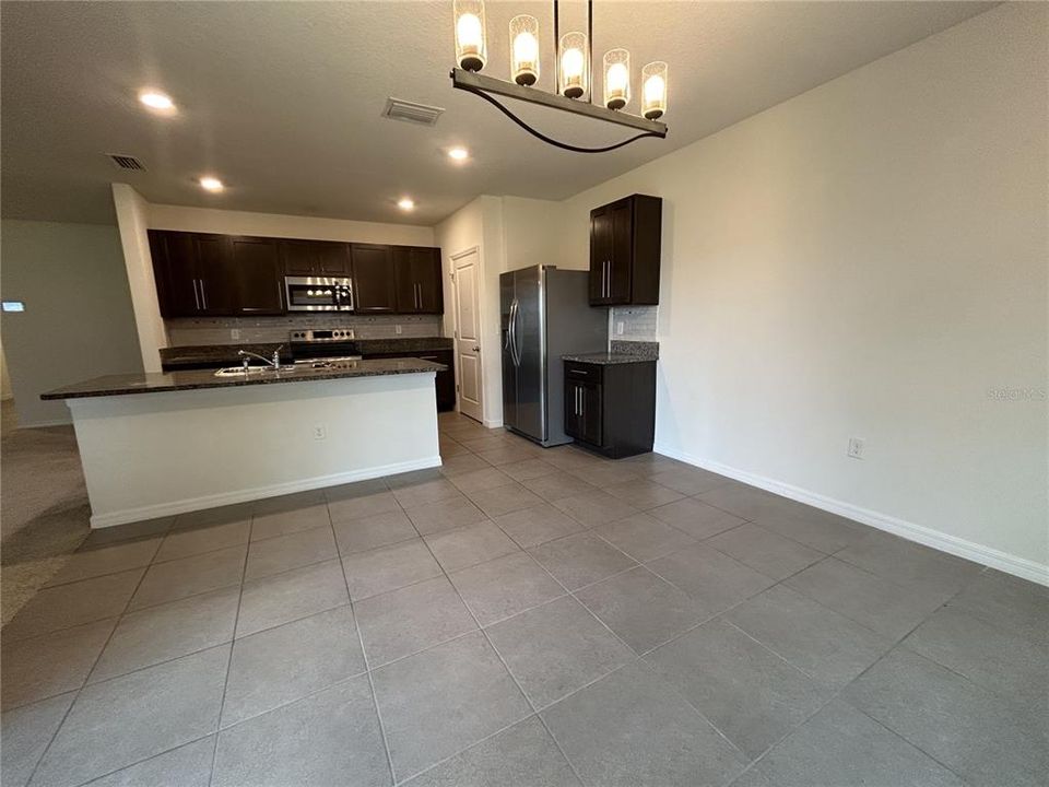 For Rent: $2,450 (4 beds, 2 baths, 2090 Square Feet)