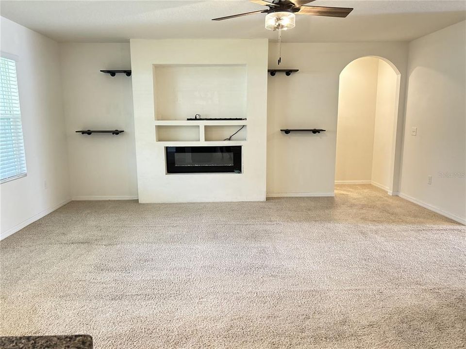 For Rent: $2,450 (4 beds, 2 baths, 2090 Square Feet)