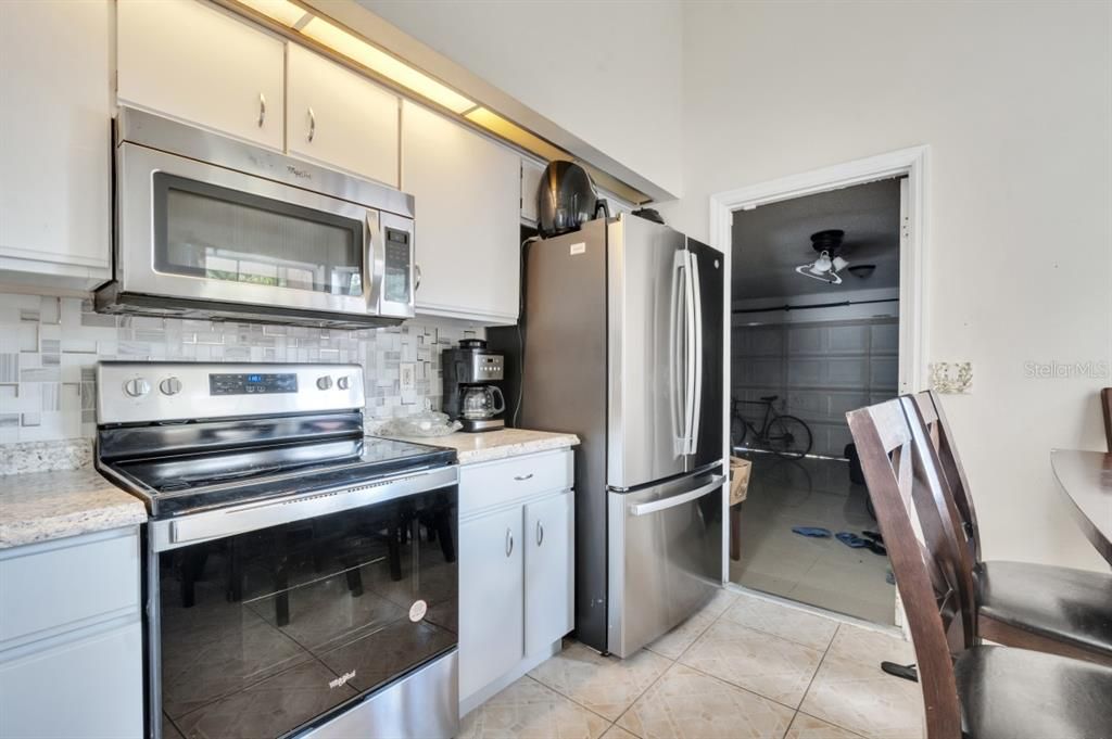 Active With Contract: $295,990 (2 beds, 2 baths, 1108 Square Feet)