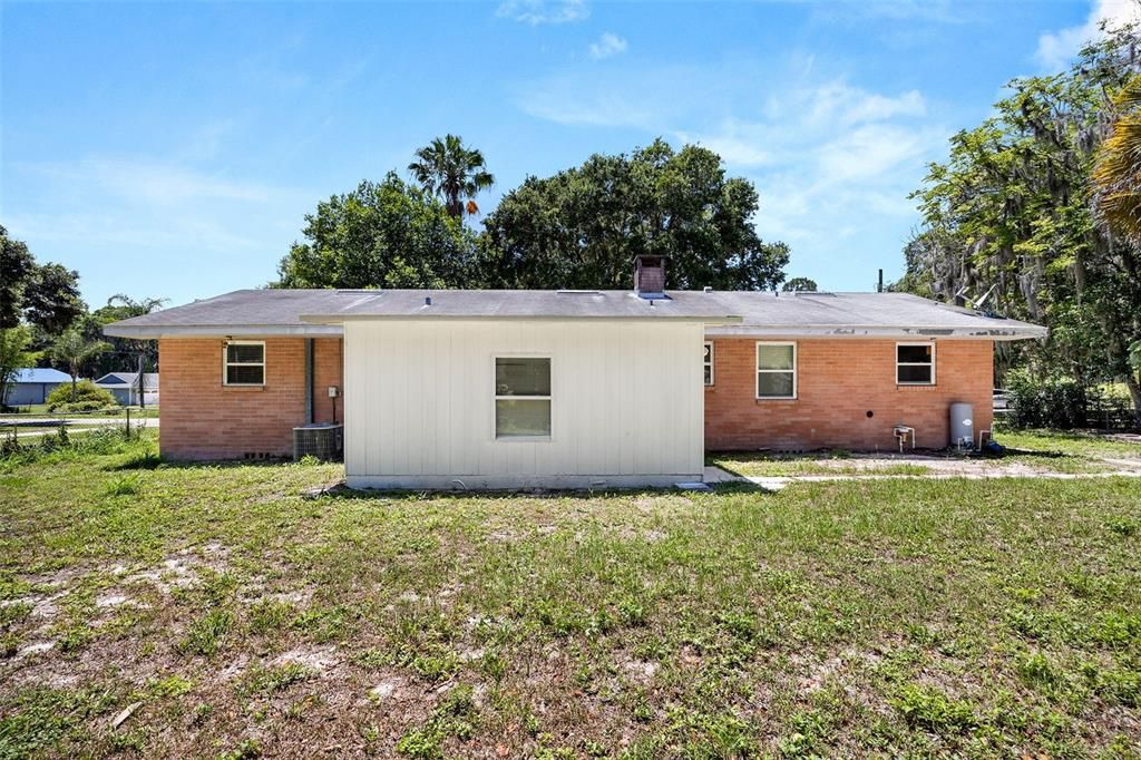 For Sale: $325,000 (3 beds, 2 baths, 1452 Square Feet)