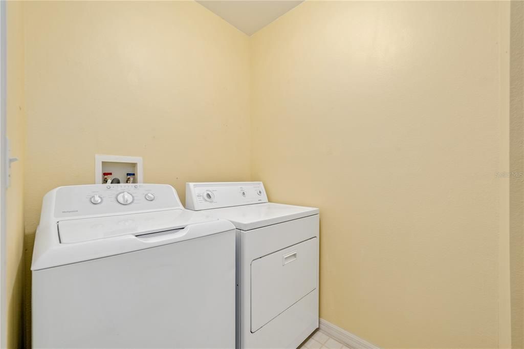 Active With Contract: $1,845 (1 beds, 1 baths, 1057 Square Feet)