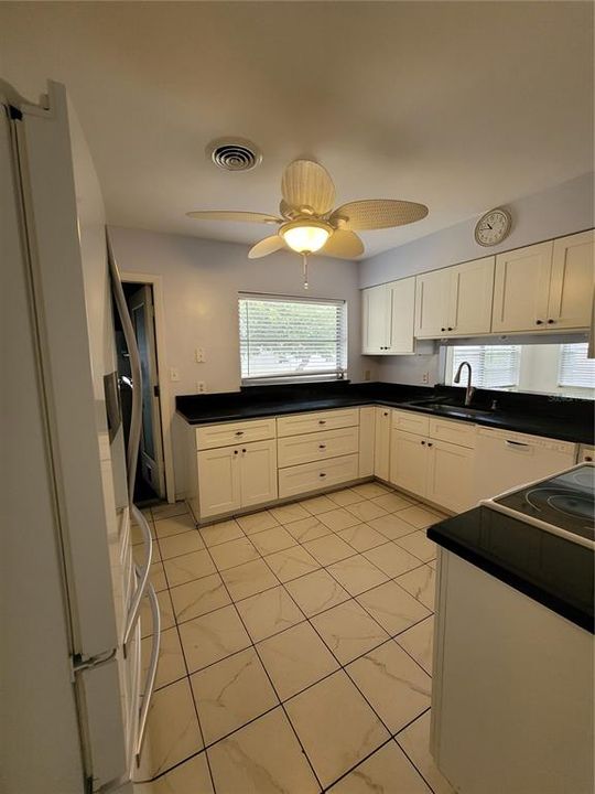 Active With Contract: $2,950 (3 beds, 2 baths, 1779 Square Feet)