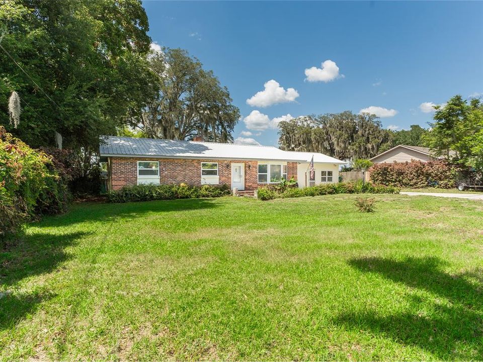 Active With Contract: $250,000 (4 beds, 2 baths, 2306 Square Feet)