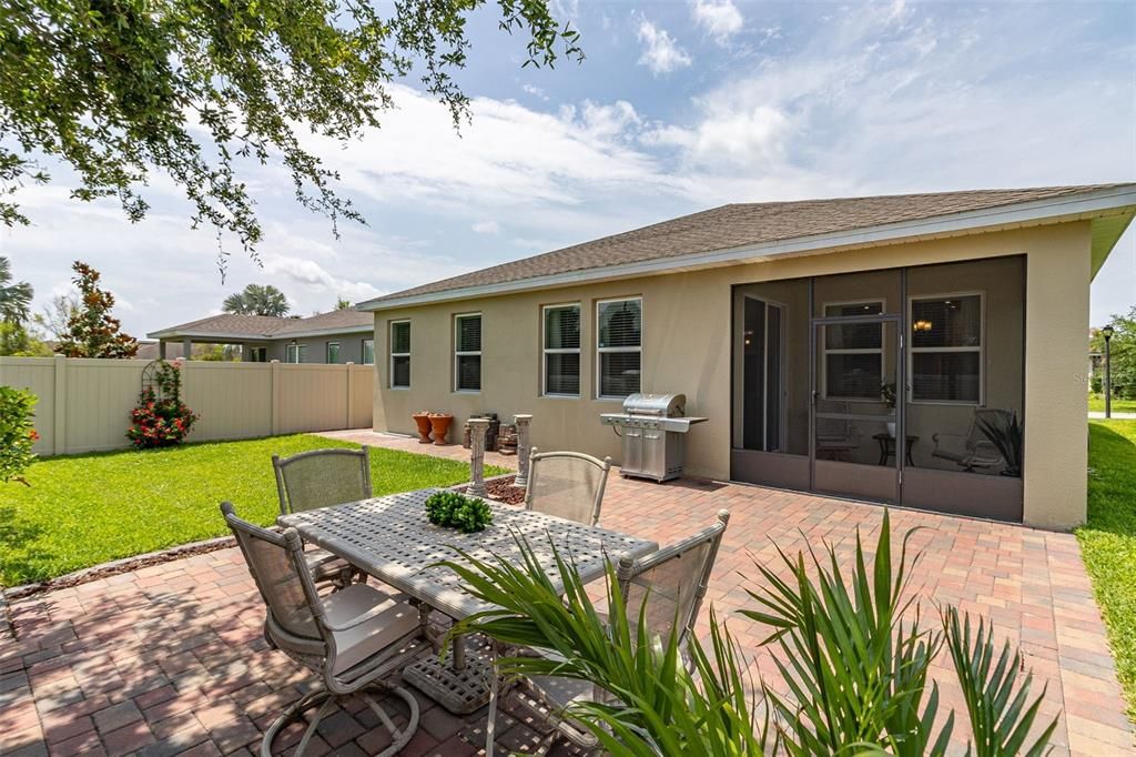 Active With Contract: $410,000 (3 beds, 2 baths, 2043 Square Feet)