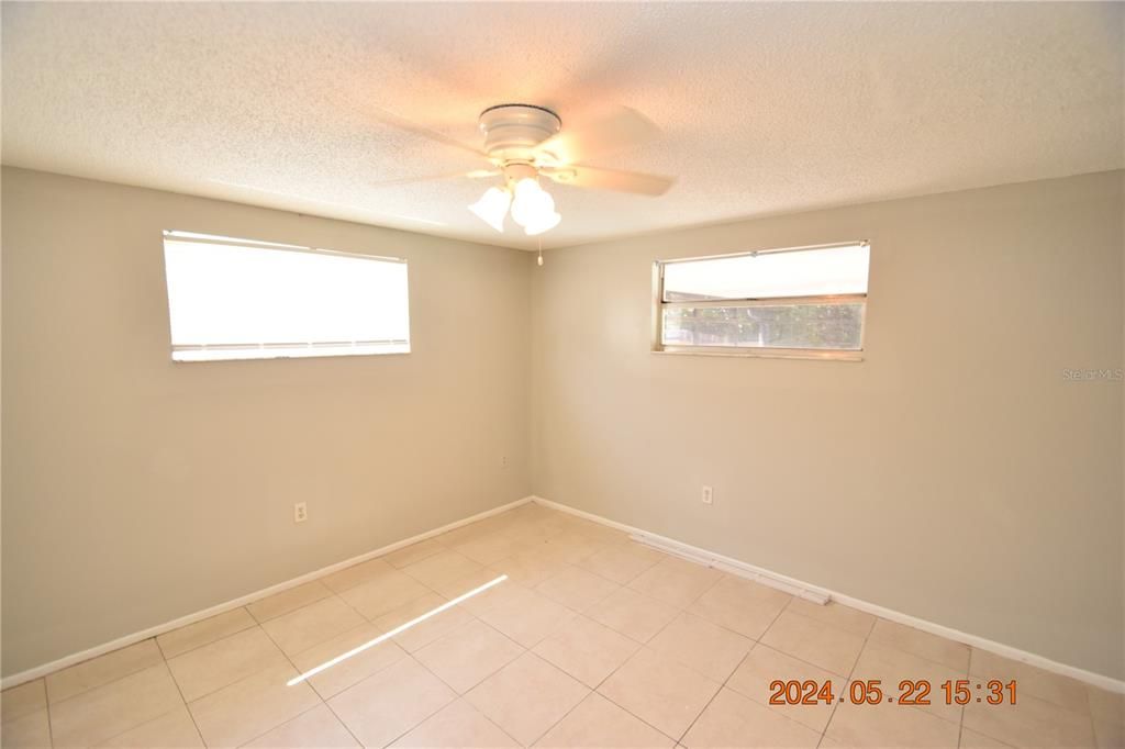 For Rent: $2,000 (4 beds, 2 baths, 1902 Square Feet)