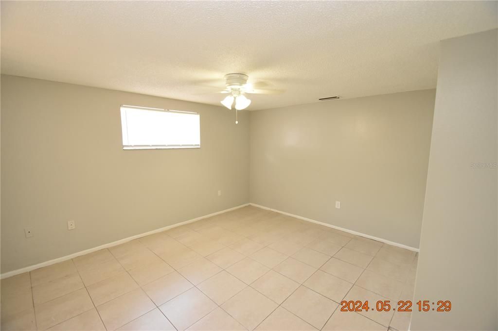 For Rent: $2,000 (4 beds, 2 baths, 1902 Square Feet)