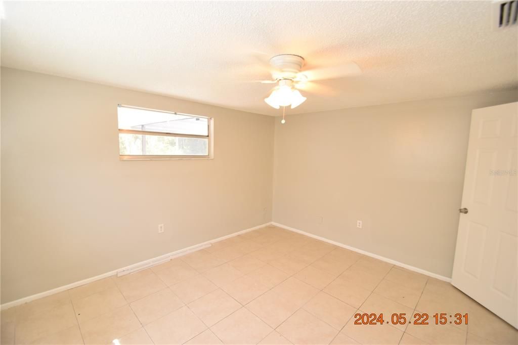 For Rent: $2,000 (4 beds, 2 baths, 1902 Square Feet)