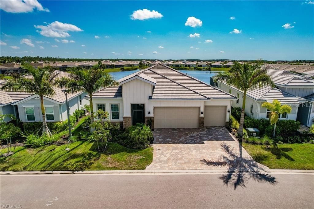 For Sale: $869,000 (3 beds, 3 baths, 2540 Square Feet)