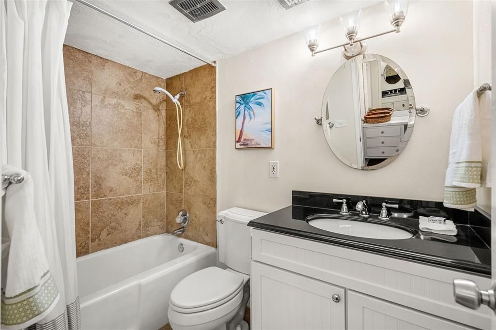 For Sale: $475,000 (2 beds, 2 baths, 1047 Square Feet)