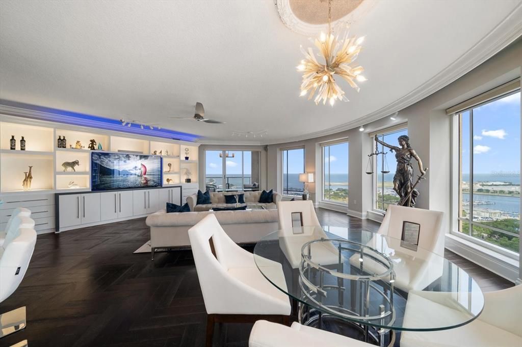 For Sale: $6,995,000 (4 beds, 5 baths, 4960 Square Feet)