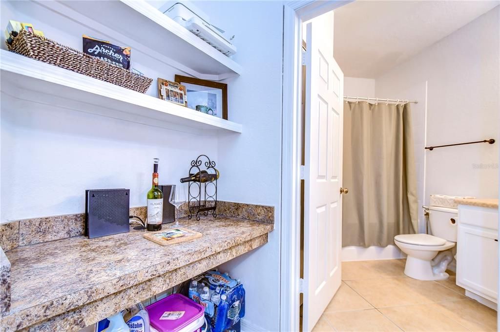 Active With Contract: $197,500 (1 beds, 1 baths, 769 Square Feet)