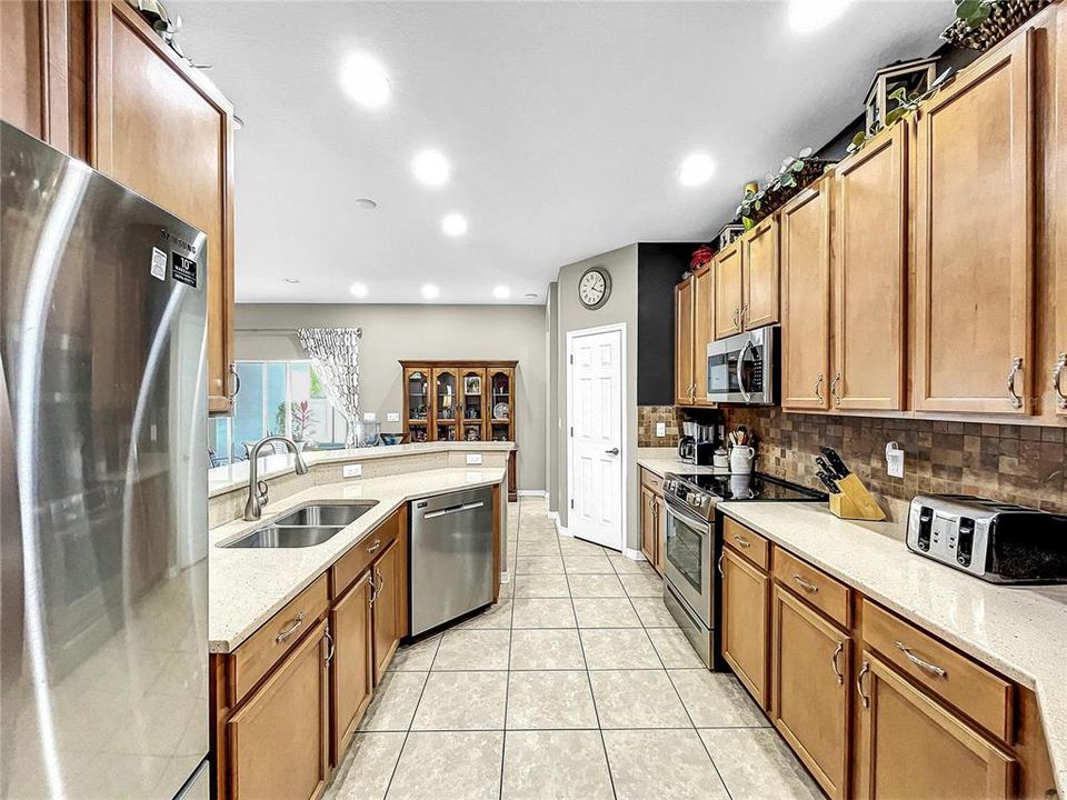 Active With Contract: $499,900 (4 beds, 3 baths, 2276 Square Feet)