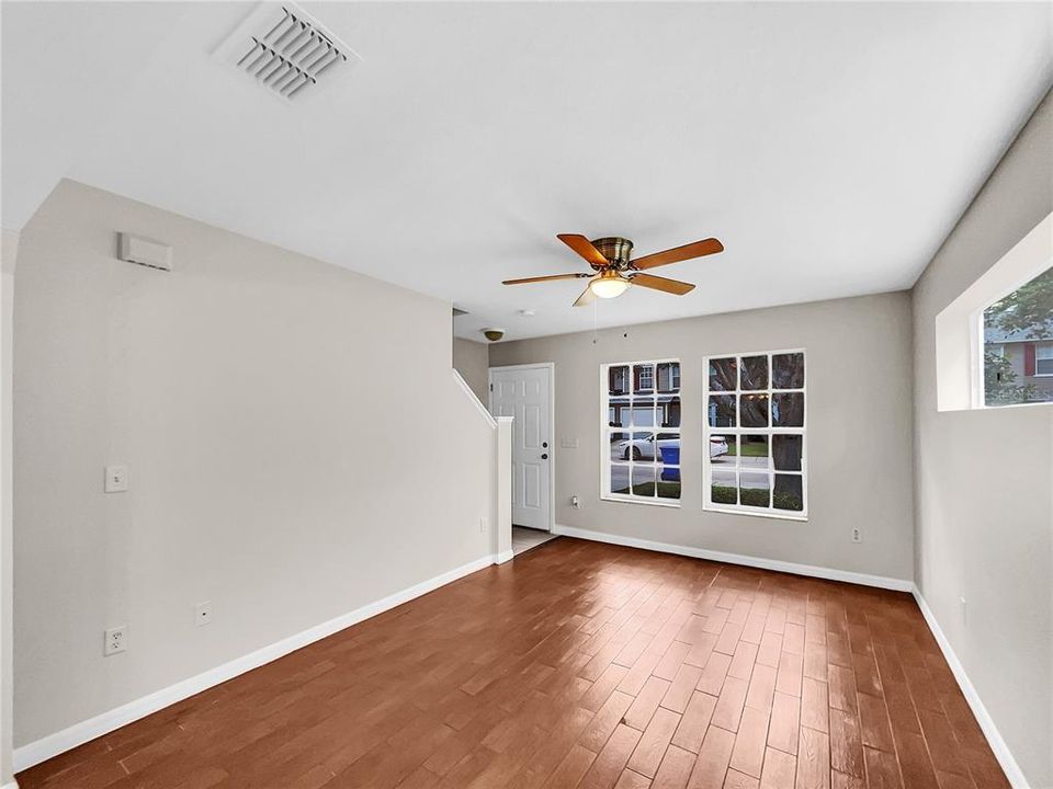 For Sale: $244,000 (2 beds, 1 baths, 1315 Square Feet)