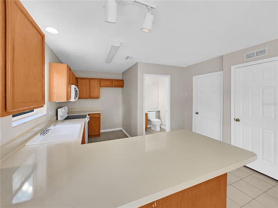 For Sale: $244,000 (2 beds, 1 baths, 1315 Square Feet)