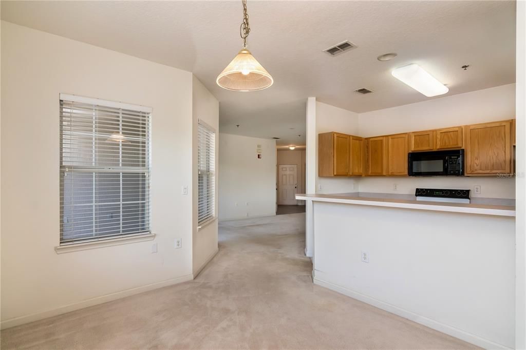 For Sale: $240,000 (2 beds, 2 baths, 1405 Square Feet)