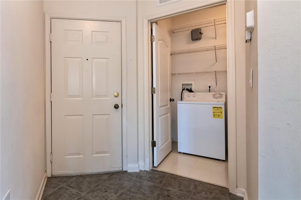 For Sale: $240,000 (2 beds, 2 baths, 1405 Square Feet)