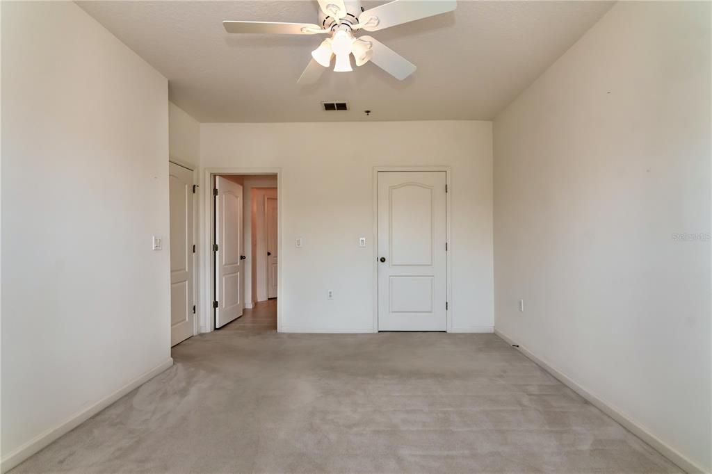 For Sale: $240,000 (2 beds, 2 baths, 1405 Square Feet)