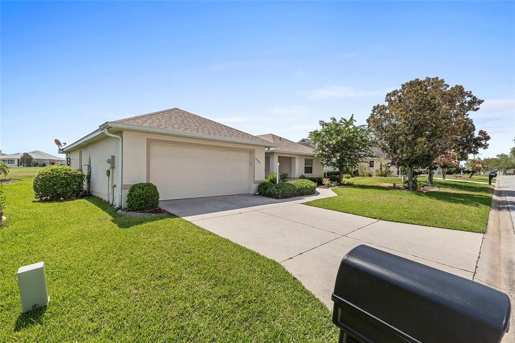 Active With Contract: $386,900 (3 beds, 2 baths, 1763 Square Feet)