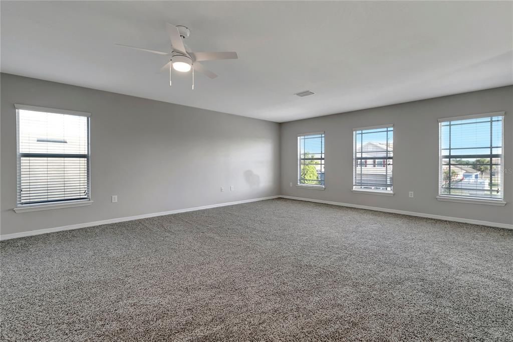 Active With Contract: $399,000 (4 beds, 2 baths, 2852 Square Feet)