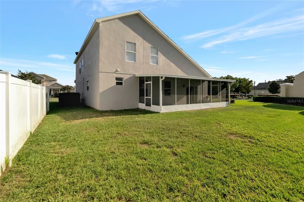 Active With Contract: $399,000 (4 beds, 2 baths, 2852 Square Feet)