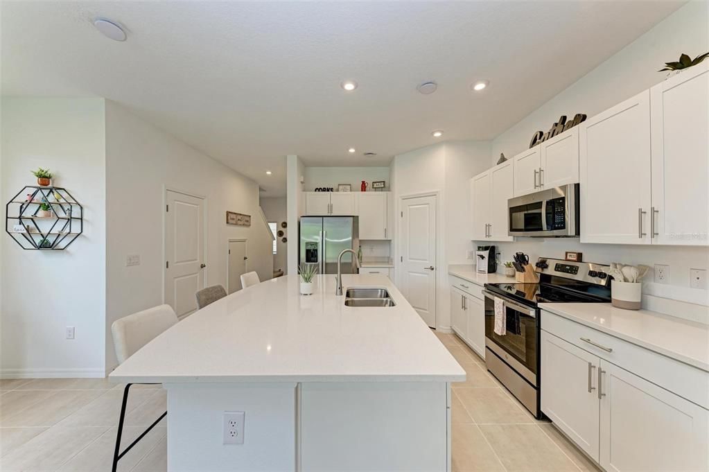 Active With Contract: $399,500 (3 beds, 2 baths, 1555 Square Feet)