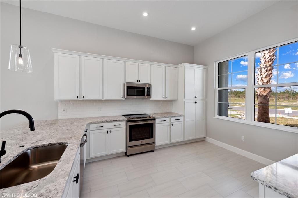 Active With Contract: $459,690 (2 beds, 2 baths, 1668 Square Feet)